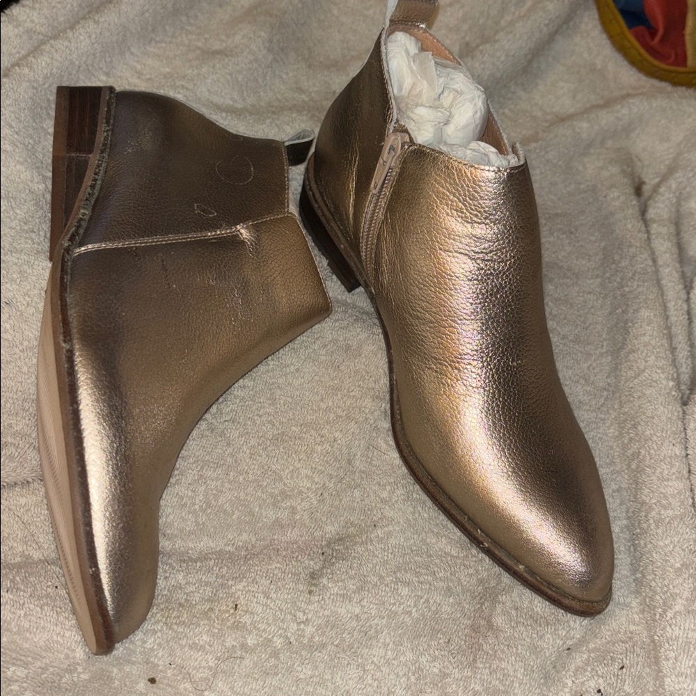 Corso Como Dynamite ankle boots champagne tumbled metallic leather size 7 New